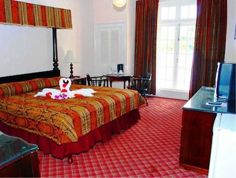 Four Seasons Hotel Kingston