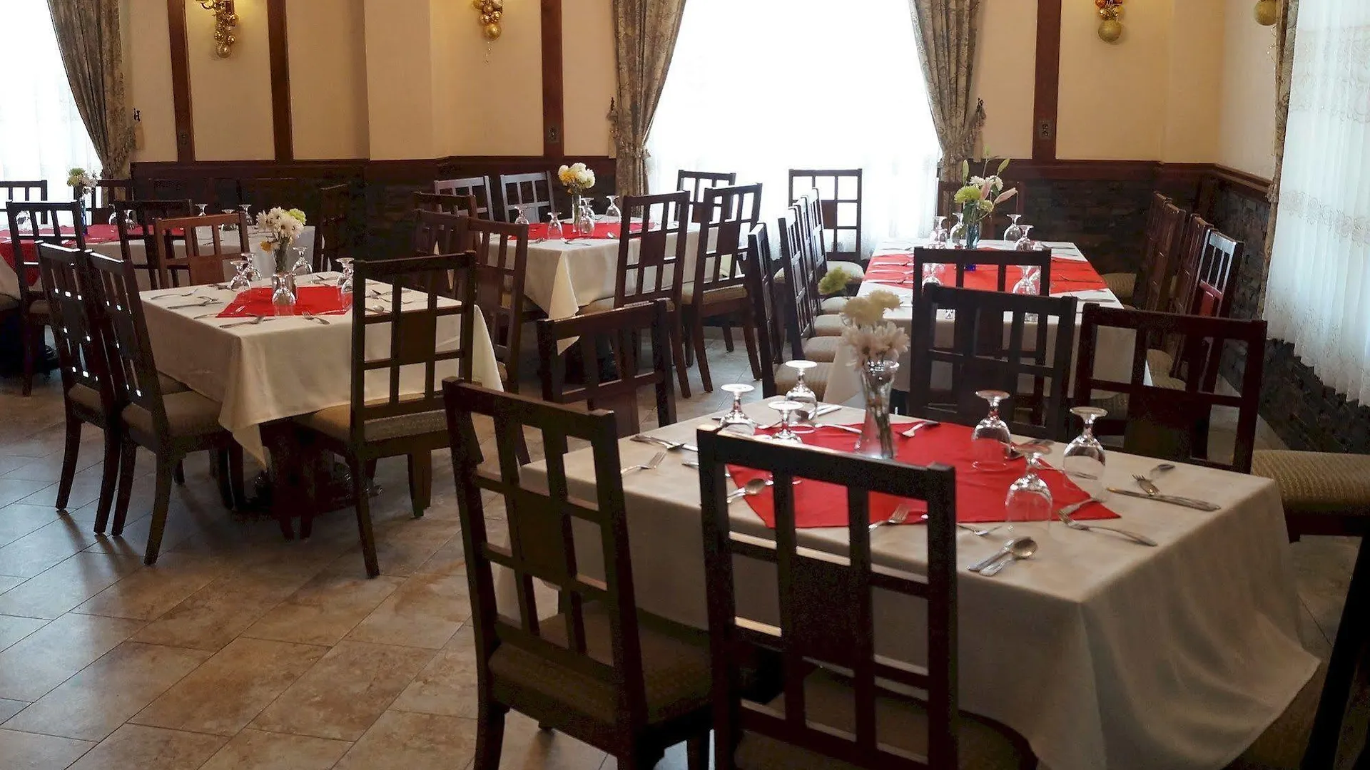 Four Seasons Hotel Kingston