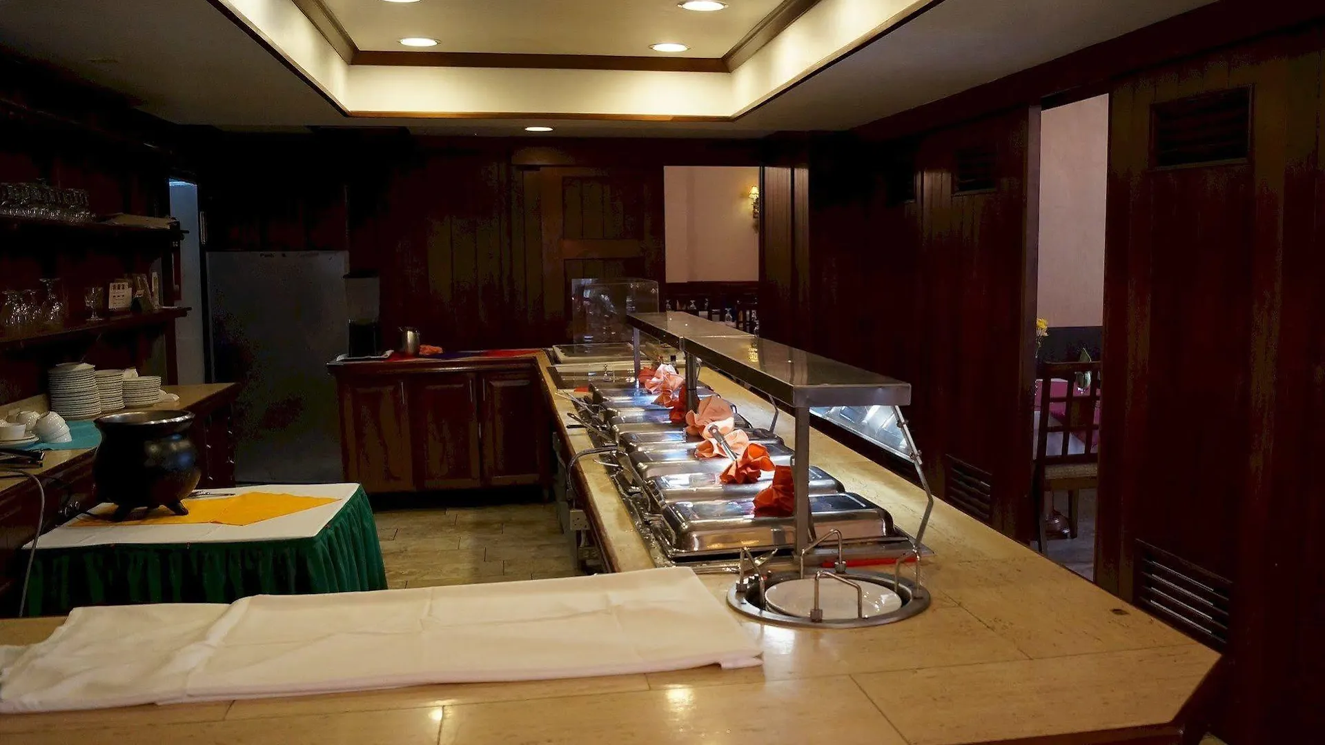 Four Seasons Hotel Kingston 3*,